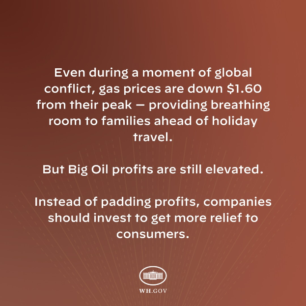 Ein brauner Hintergrund mit einer Aussage, dass die Benzinpreise um $1.60 von ihrem Höchststand gesunken sind und Familien vor den Feiertagen eine Erleichterung bringen.