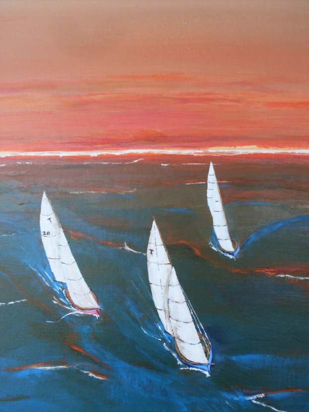 Ein Porträt mit mehreren Schiffen auf dem Wasser.