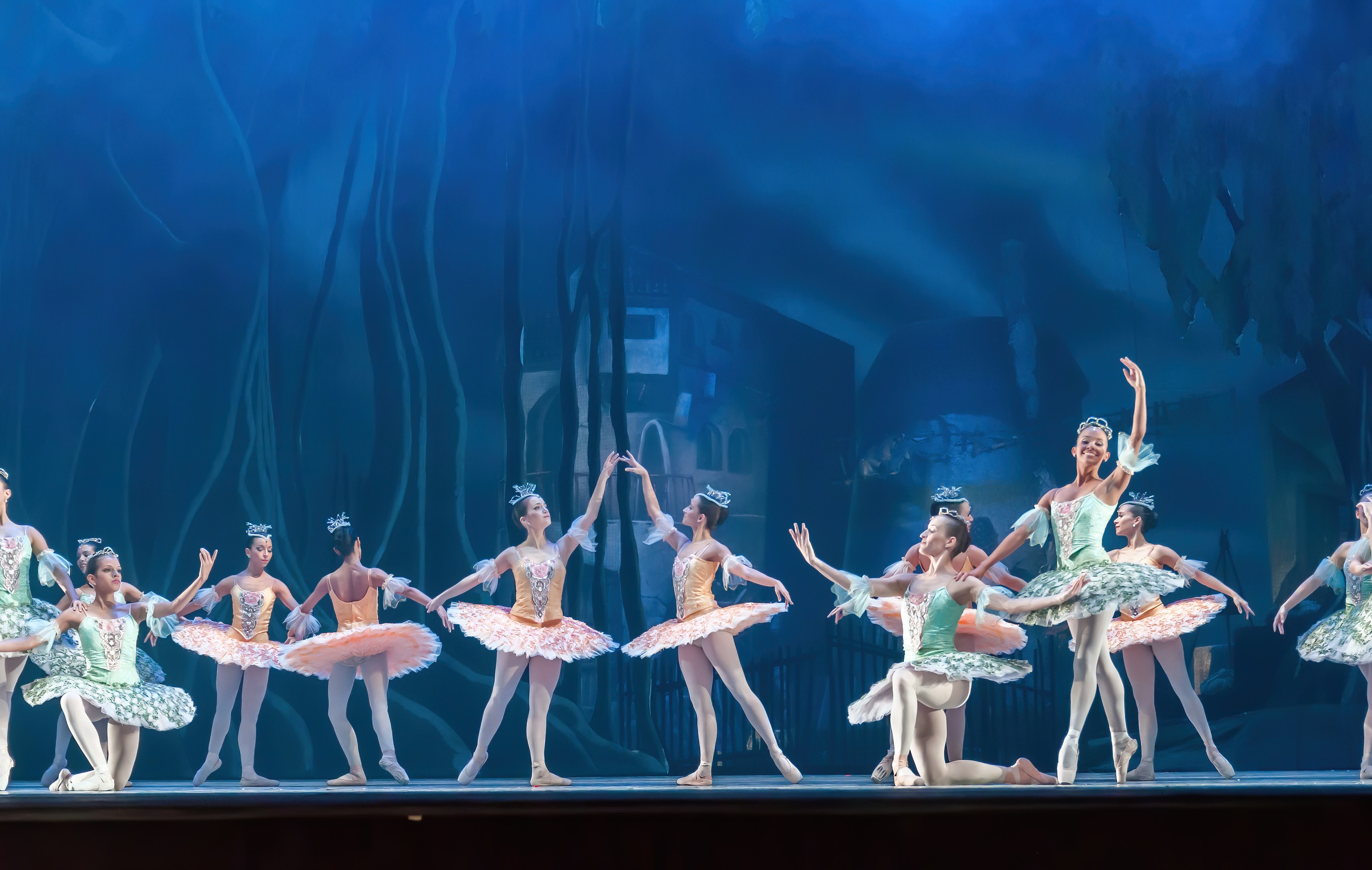 "Theater of Estrada Song" des Zentrums für Ästhetische Erziehung von Kindern der Region Nizhny Novgorod wird vor der Vorstellung des "Nussknackers" im Nizhny Novgorod TYUZ am 1. Juni auftreten"