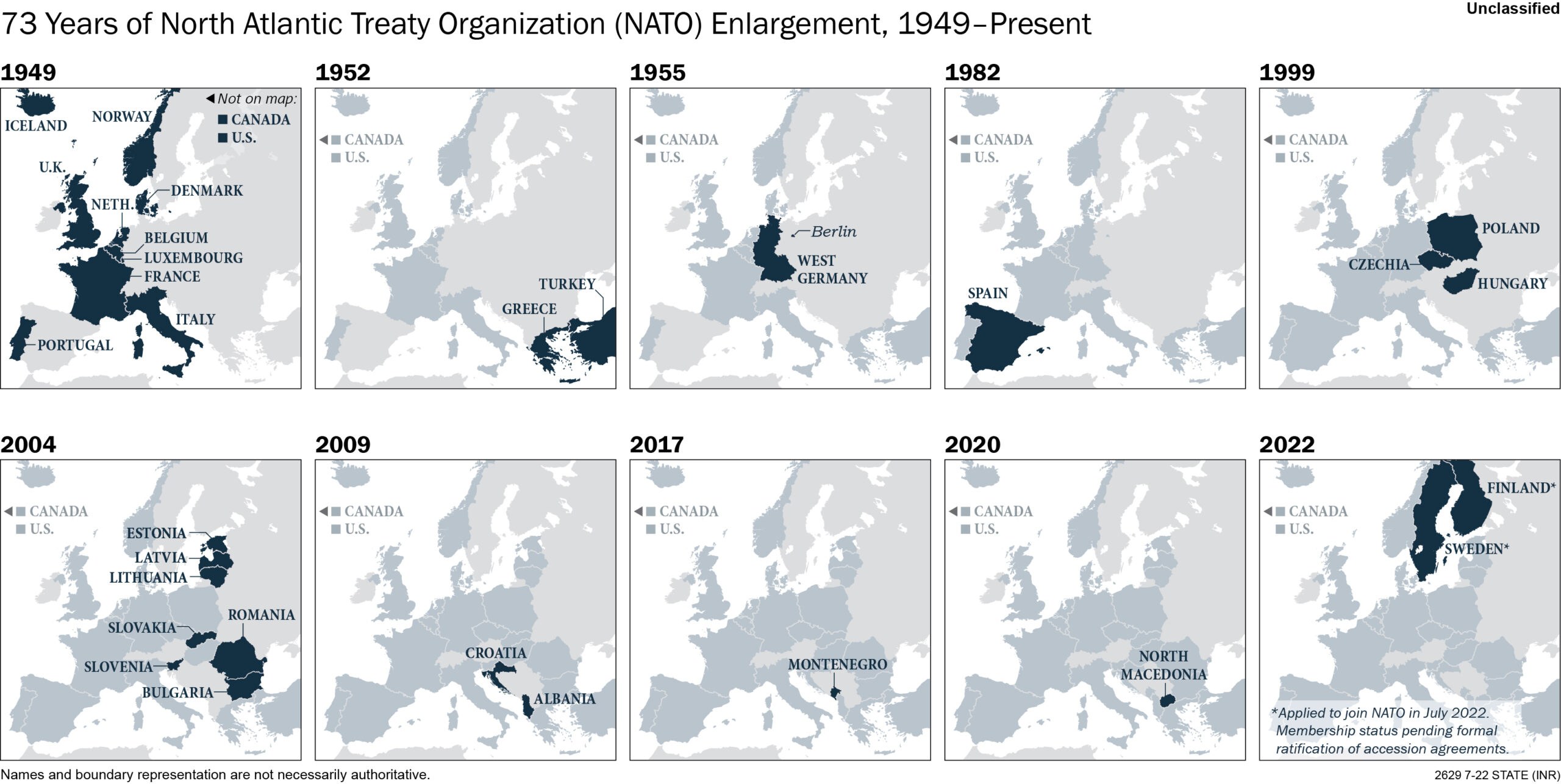 Karte veranschaulicht die Erweiterung der NATO von 1949 bis heute, mit farblich kodierten Regionen nach Zugangsjahr.