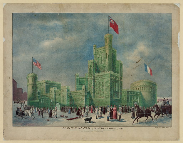 Historisches Foto eines Eispalasts bei der Montrealer Winter-Carnival 1887, mit Menschen, Pferden, Wagen und Fahnenmasten im Vordergrund und einem bewölkten Himmel sowie Text unten.