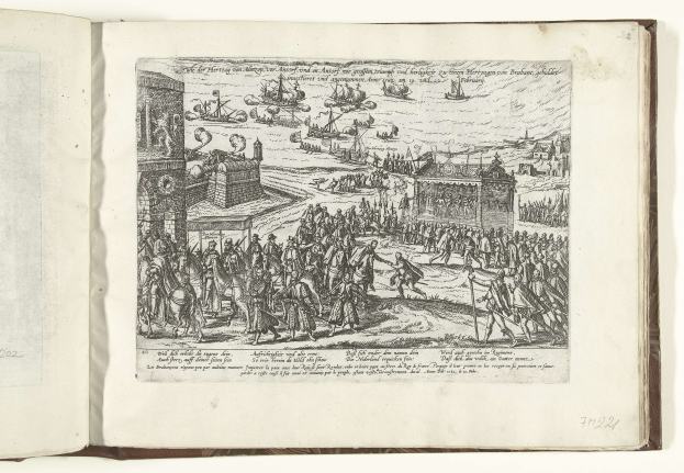 Ein offenes Buch mit einer Zeichnung einer Menge von Menschen, die in eine lebhafte Diskussion vertieft sind, auf einer Seite neben Text und anderen Illustrationen.