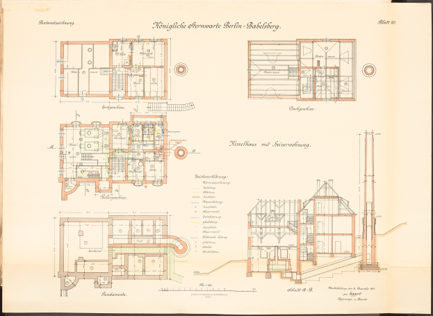 Altes Buch mit detaillierten architectural plans und Text, das eine Zeichnung des ursprünglichen Plans für das Königliche Hermwerk Berlin-Baklberg zeigt.