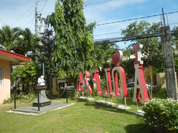 Großrazzia in Cebu City: Polizei sichert Schulstart mit 100 Beamten ab
