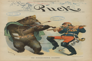 Eine Karikatur eines Mannes in Hut und langem Mantel, der neben einem Bär auf den Hinterbeinen eine Geige spielt, mit dem Text "Die russisch-französische Allianz" auf dem Papier.