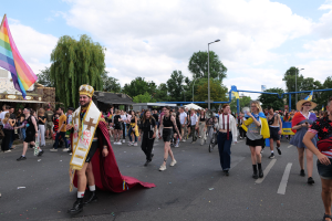 "Kein Schweigen, keine Angst": Etwa 50.000 Menschen marschieren in Lissabon für LGBTI-Rechte"