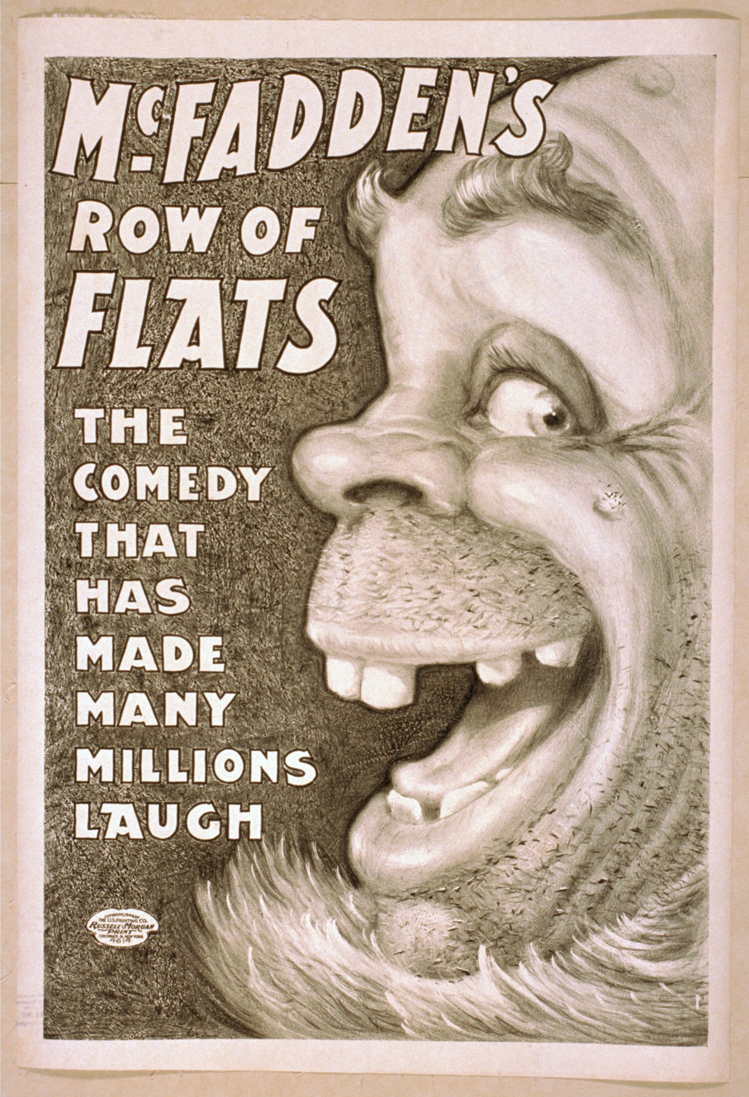 Plakat einer lachenden Person mit wilden Haaren, weit aufgerissenen Augen und einem breiten Grinsen, vor einem hellgelben Hintergrund, mit dem Text 'McFadden's Row of Flats: Die Komödie, die viele Millionen zum Lachen gebracht hat.'